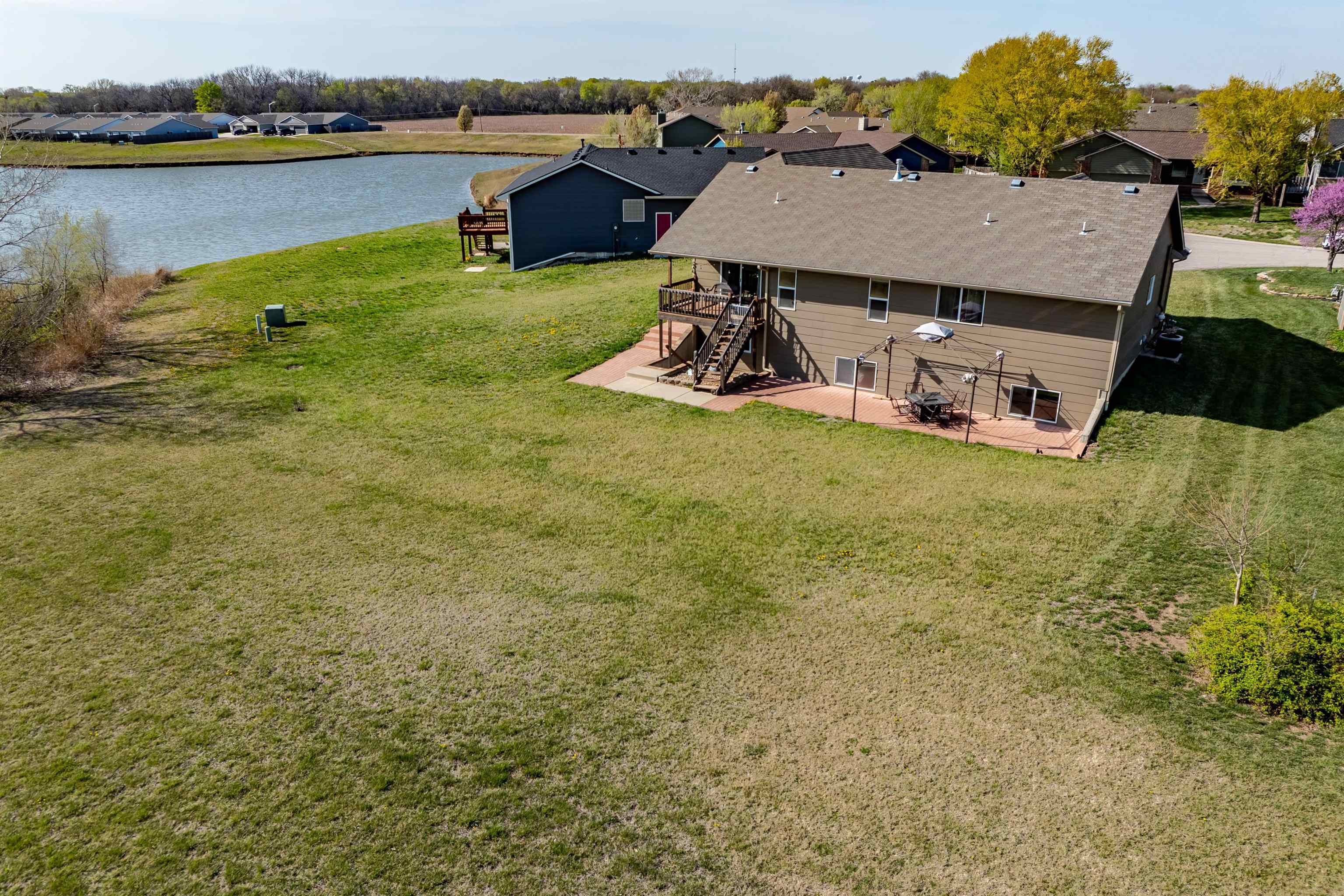 Property Photo: 6915 N Wendell Ct KS 67219