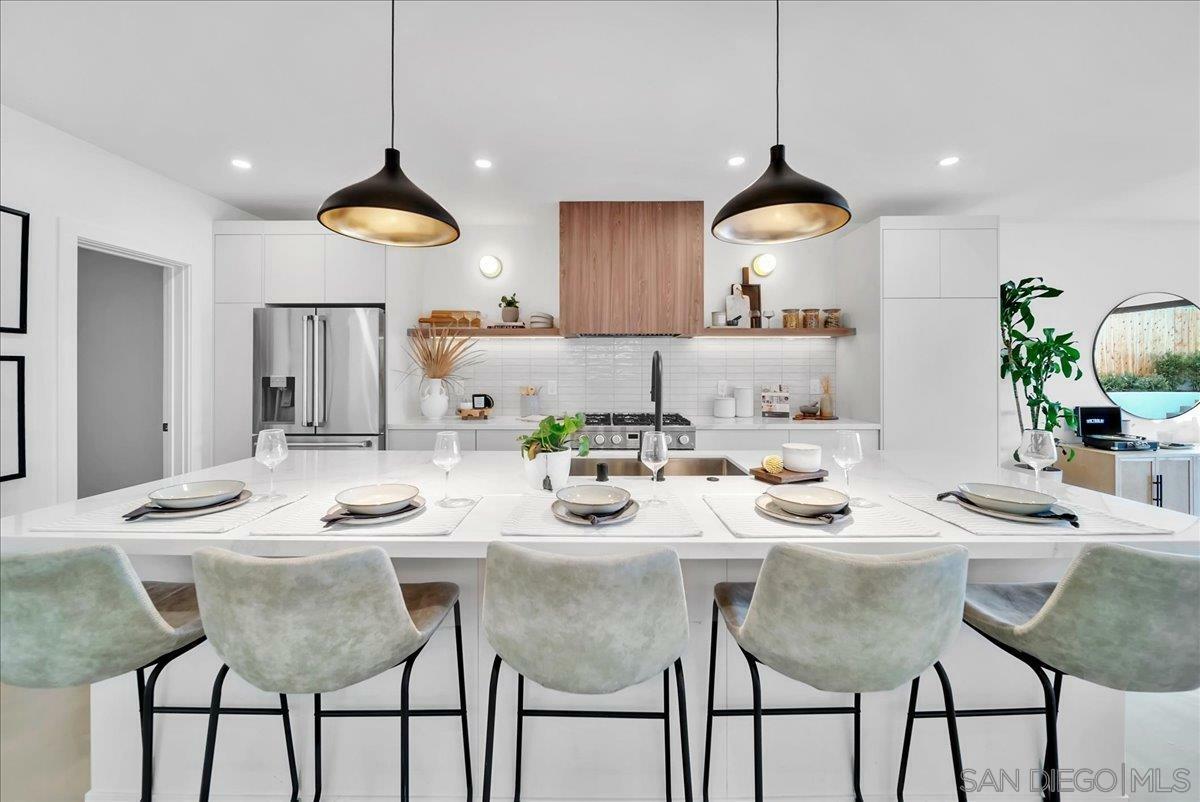 Property Photo: 831 Juanita St CA 92075