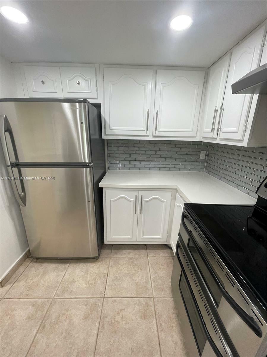 Property Photo: 13685 NE 10th Ave 208 FL 33161