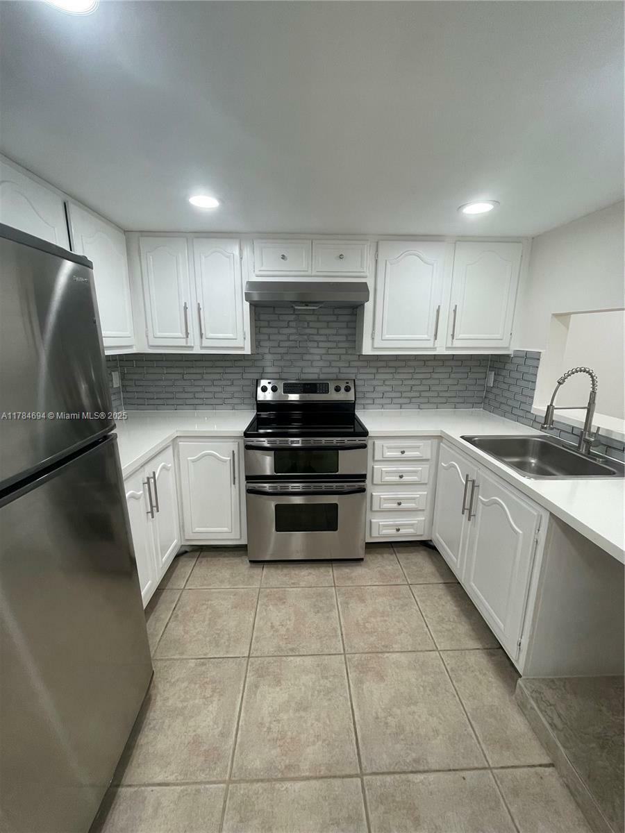 Property Photo:  13685 NE 10th Ave 208  FL 33161 