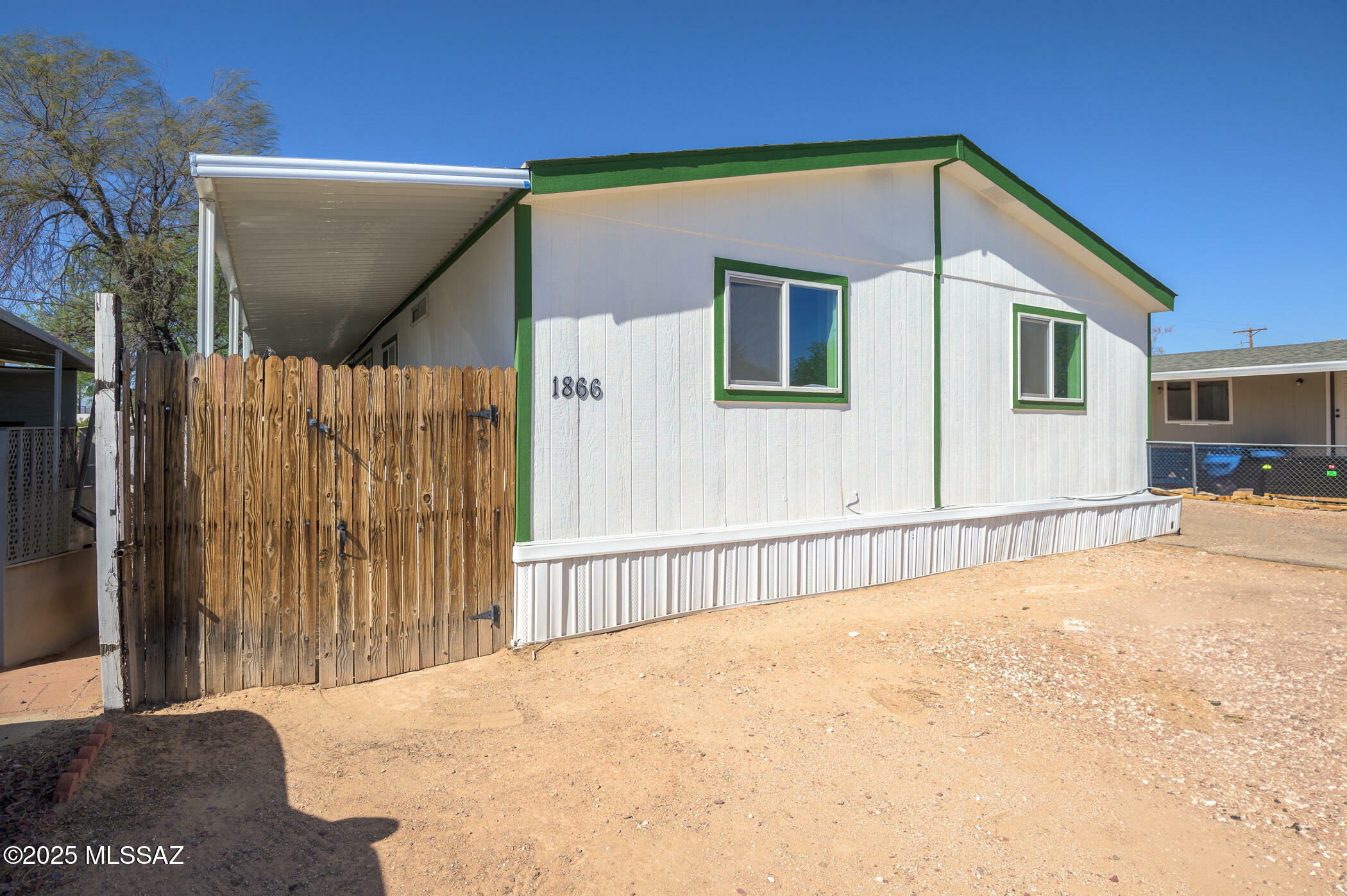 Property Photo: 1866 W Desert Broom Lane AZ 85705
