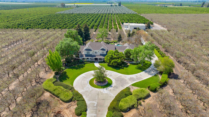 Property Photo: 26349 Road 192 CA 93221