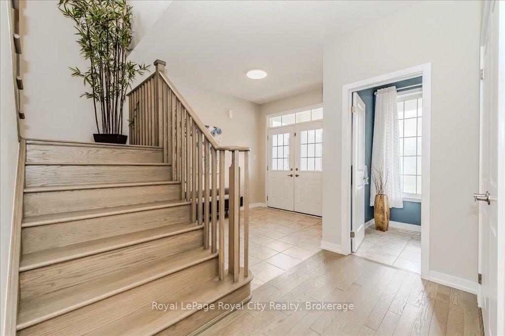 Property Photo: 262 Dolman Street ON N0B 1M0