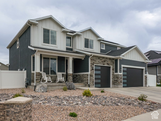 Property Photo: 17 E Silver Oak Rd UT 84059