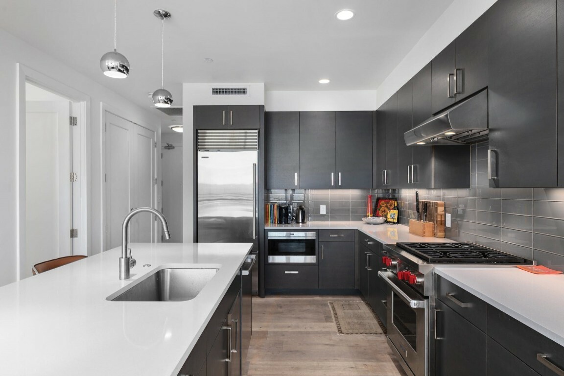 Property Photo: 222 West Avenue 2812 TX 78701