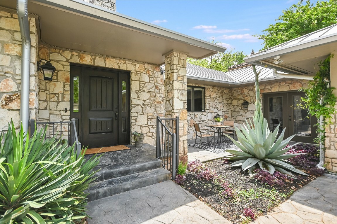 Property Photo: 2305 Manana Street TX 78730