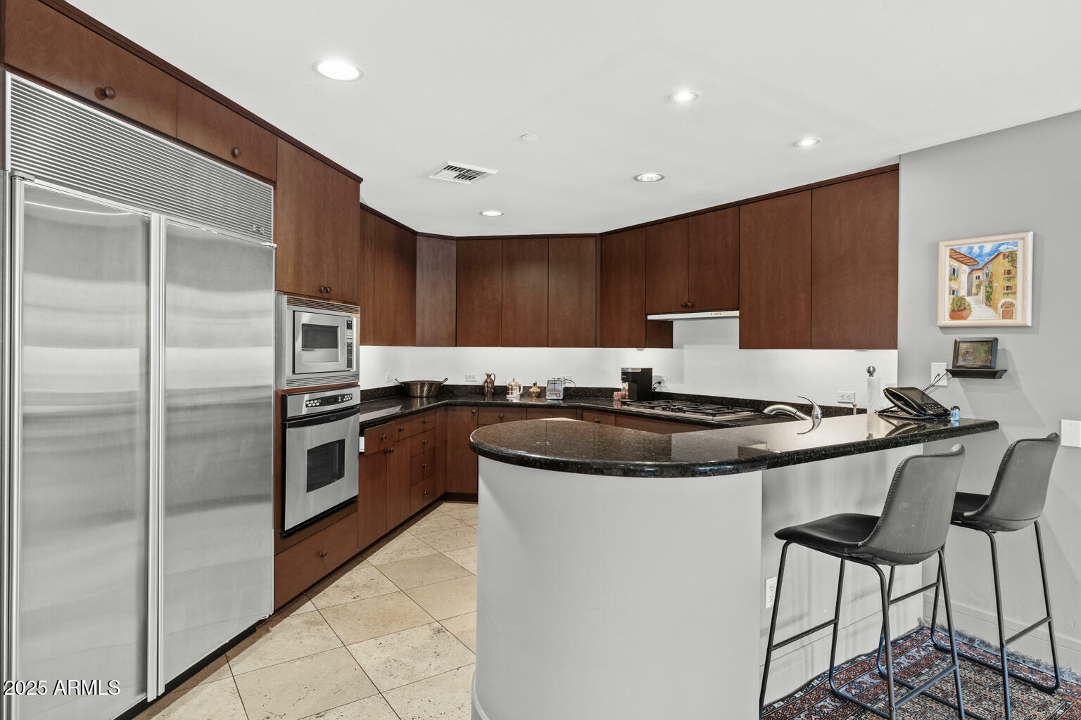 Property Photo: 2402 E Esplanade Lane 604 AZ 85016