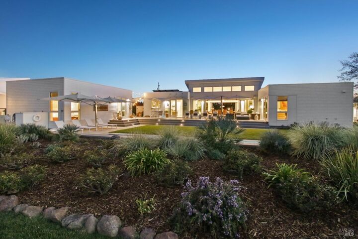 Property Photo:  2560 Knob Hill Road  CA 95476 