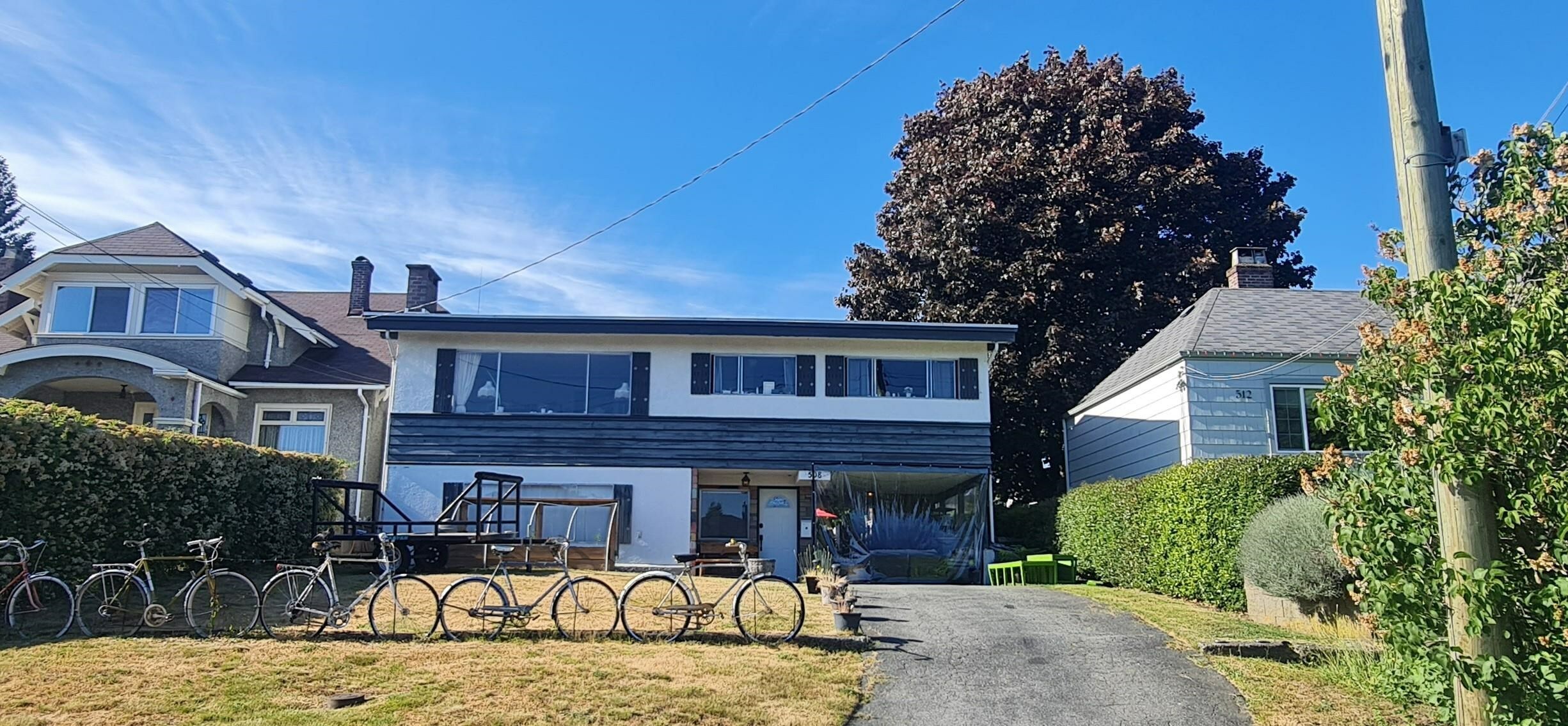 Property Photo: 508 E 7th Street BC V7L 1S3