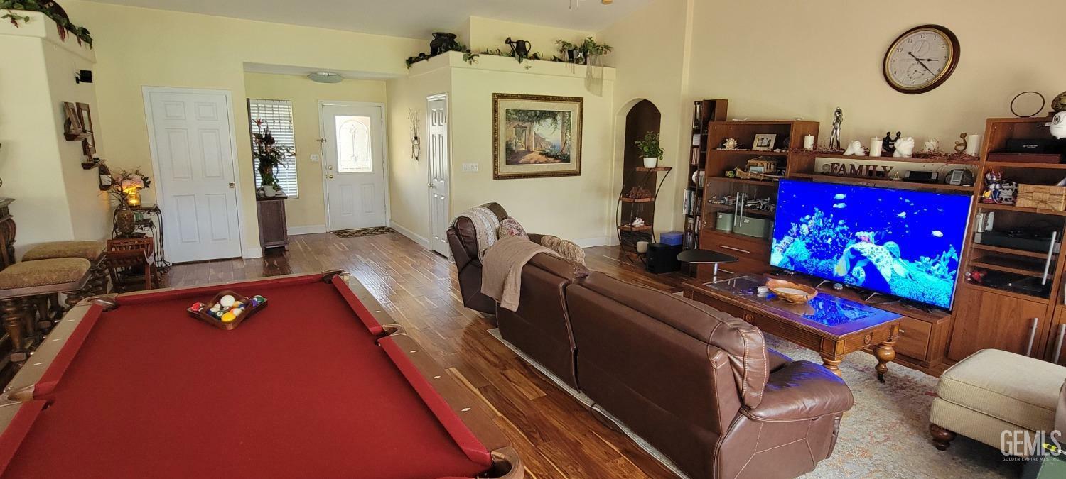 Property Photo: 5308 Benevento Court CA 93308