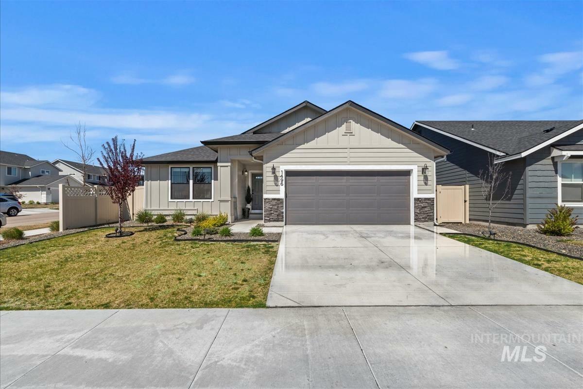 Property Photo: 1496 W Pack River Dr ID 83642