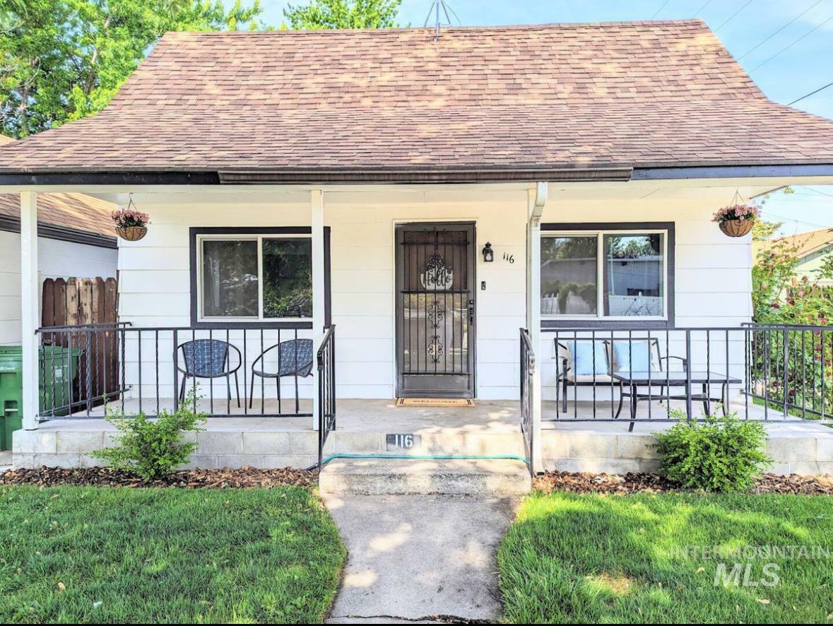 Property Photo: 116 S 10th St ID 83661