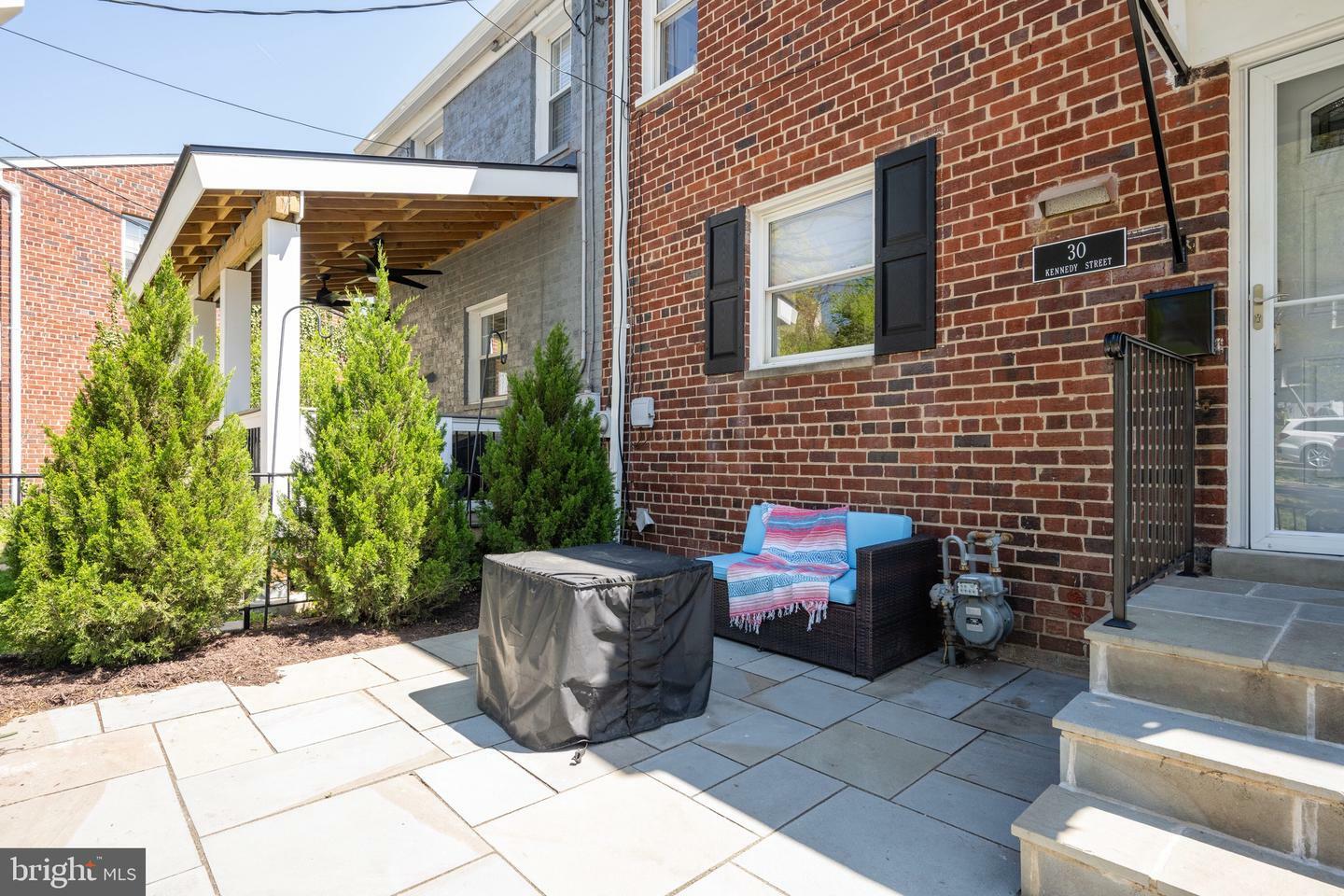 Property Photo: 30 Kennedy Street VA 22305