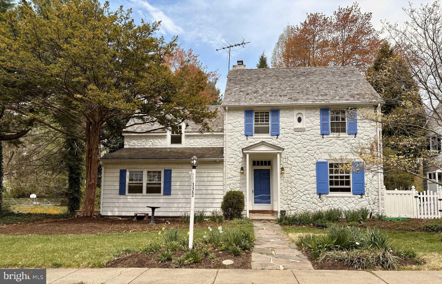 Property Photo: 123 Waverly Road PA 19095