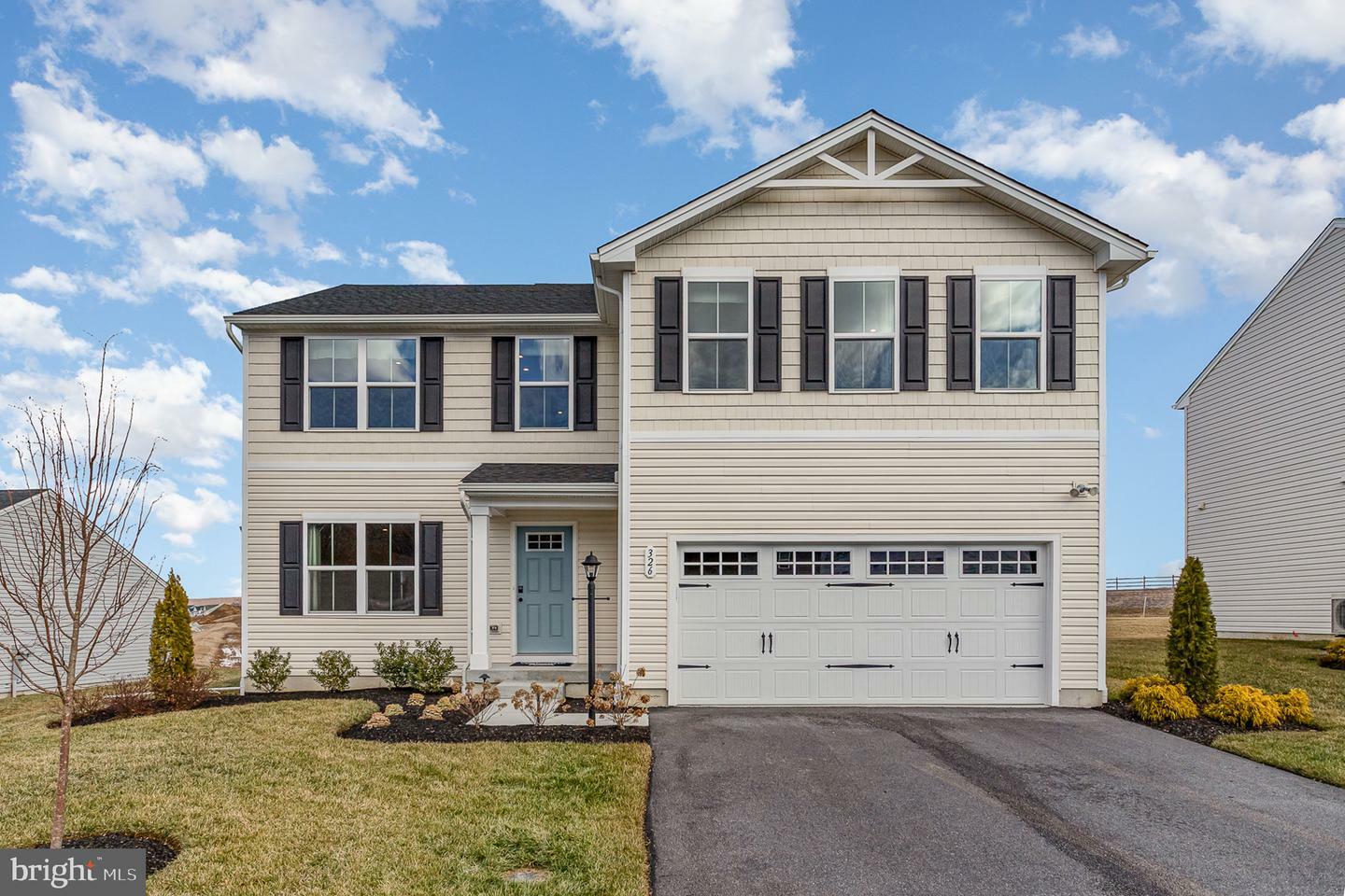 Property Photo:  326 Creekside Drive  PA 17560 