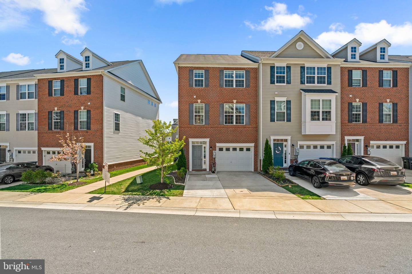 Property Photo: 7769 Dagny Way MD 21075