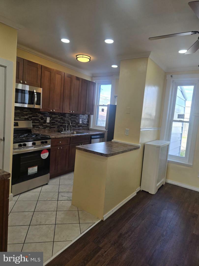 5637 N Fairhill Street  Philadelphia PA 19120 photo