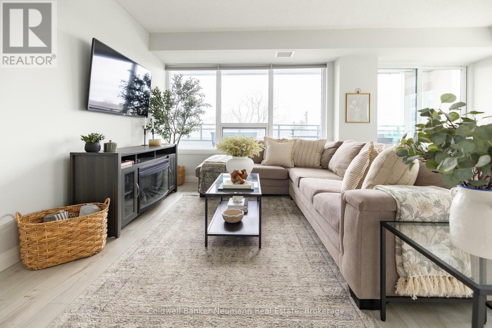 Property Photo: 53 Arthur Street South 415 ON N1E 0P5