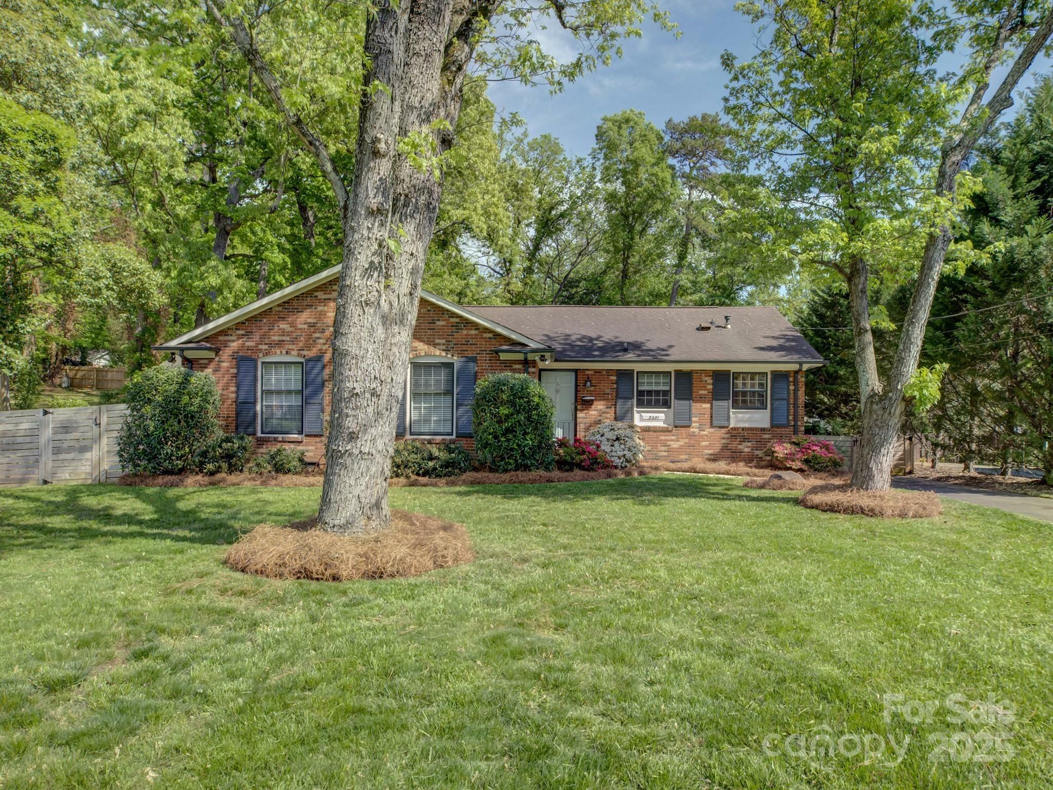Property Photo: 5601 Londonderry Road NC 28210