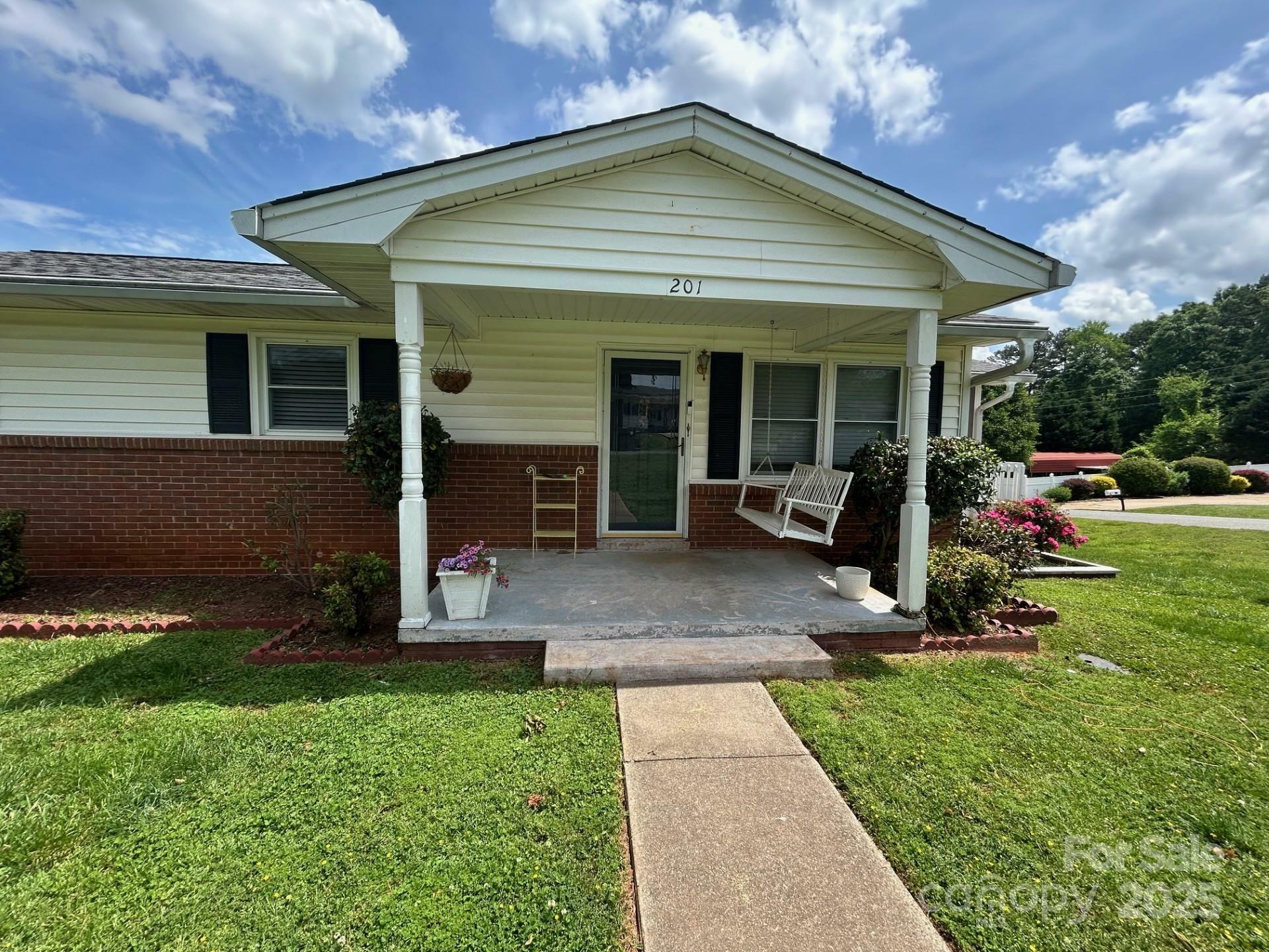 Property Photo: 201 Mitchell Street NC 28012