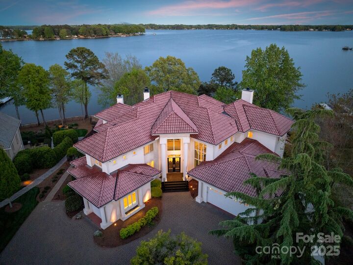 Property Photo:  102 Eastham Court  NC 28117 