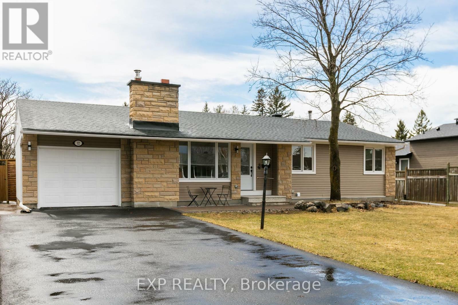 Property Photo: 12 Barrhaven Crescent ON K2J 1E8