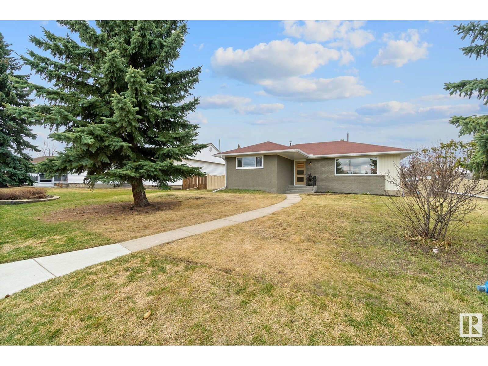 Property Photo: 9444 74 St NW AB T6B 2B4