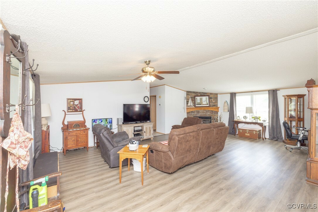 Property Photo: 21609 Old Vaughan Road VA 23841