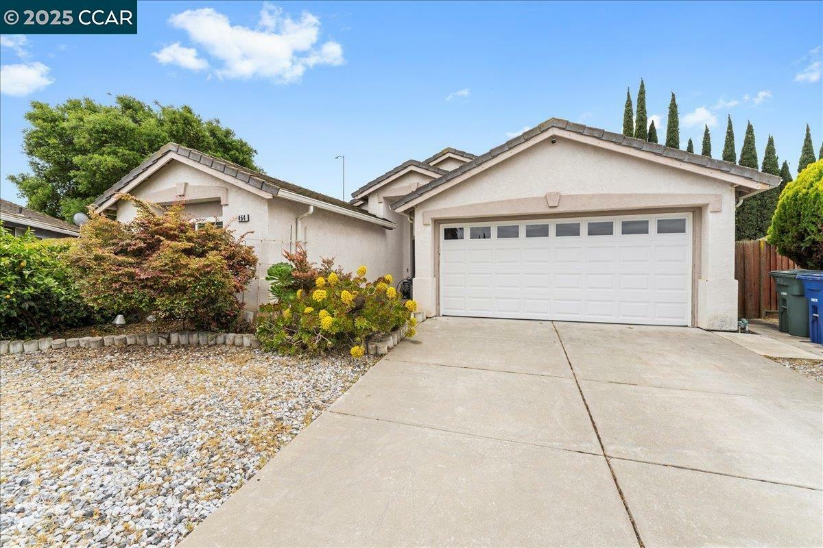 Property Photo: 454 Tradewinds Ct CA 94565