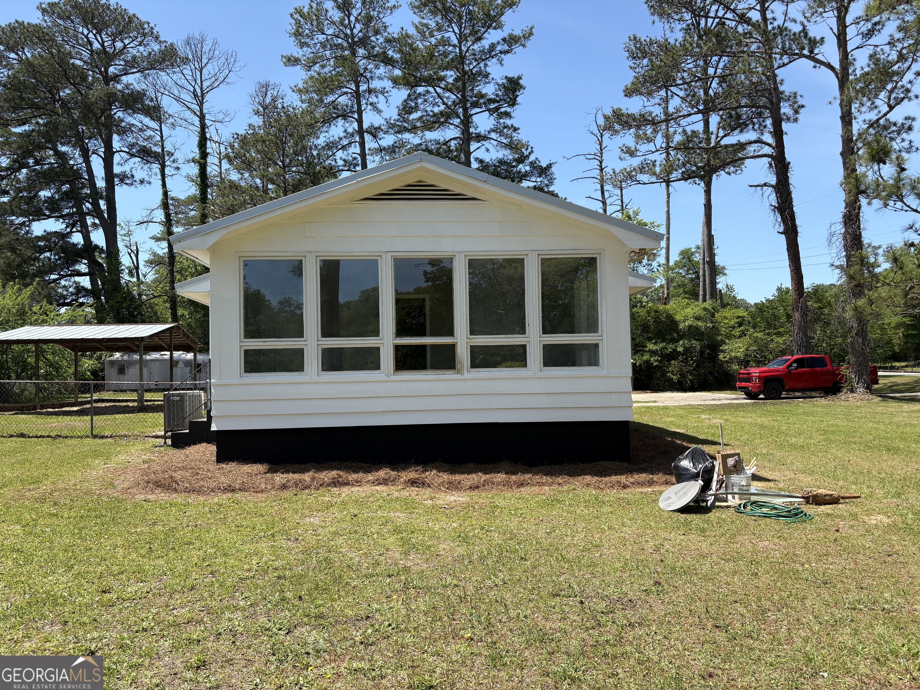 Property Photo: 586 Highway 96 E GA 31044