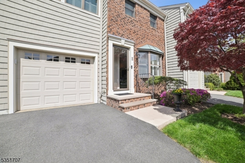 28 Morris Ave  Summit City NJ 07901 photo