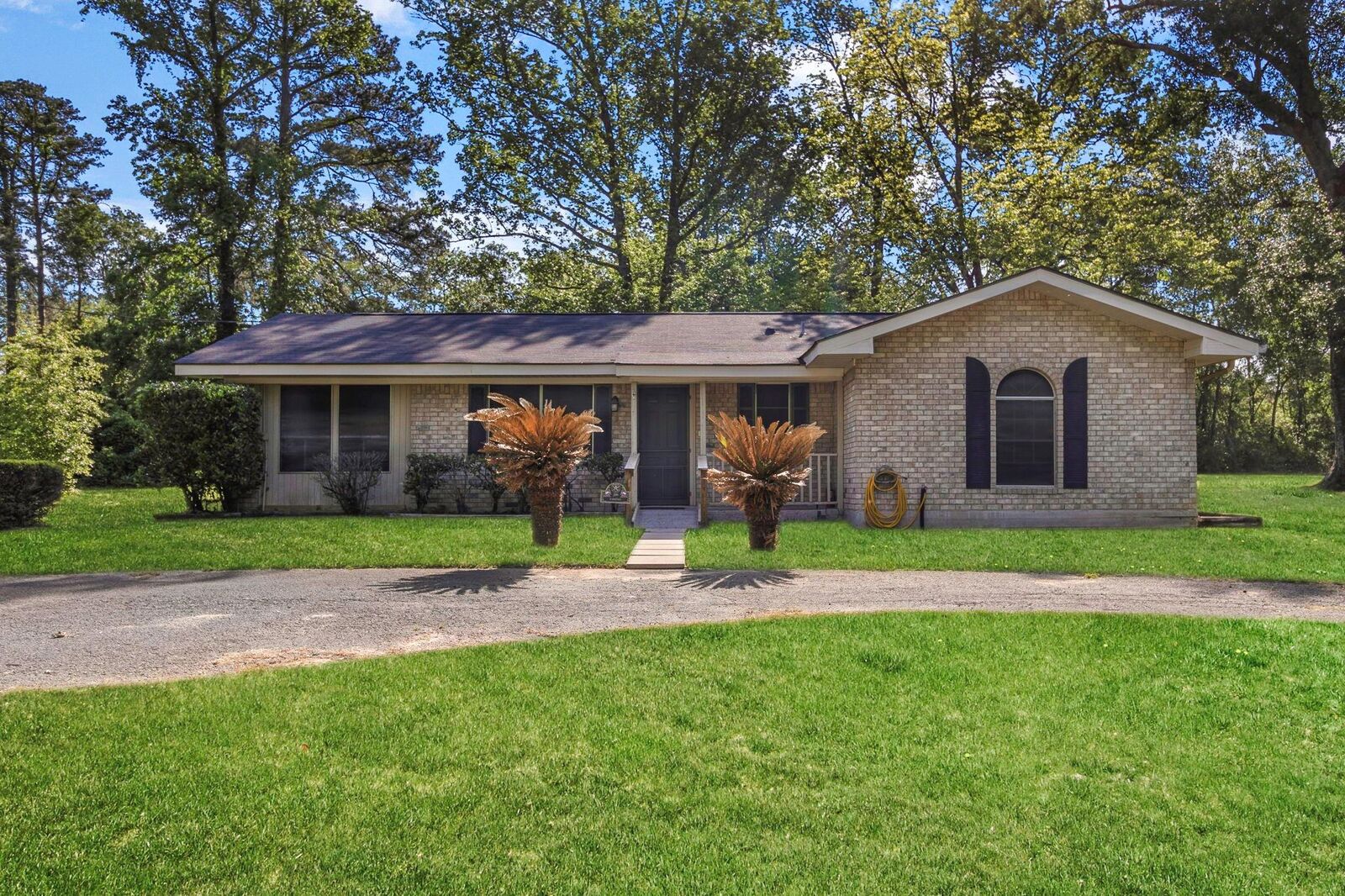 Property Photo:  209 H Armitage Road  TX 77351 