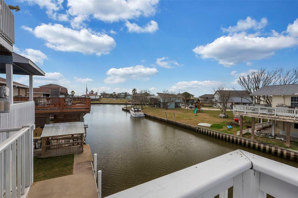 Property Photo: 126 Driftwood TX 77541