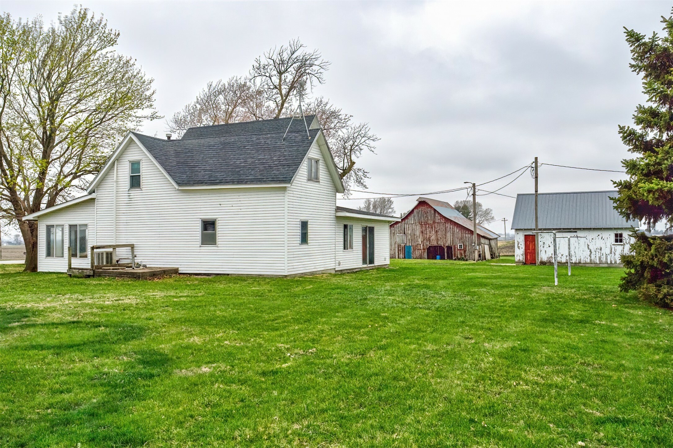 Property Photo: 50431 130th Street IA 50248