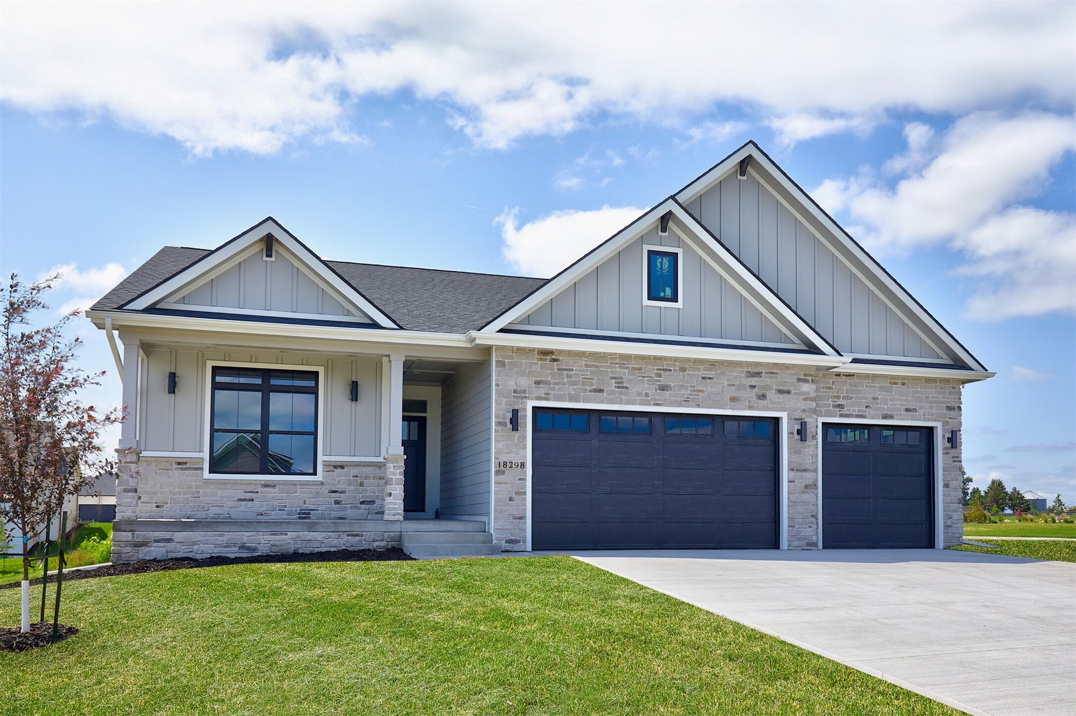 Property Photo:  18298 Hidden Knoll  IA 50325 