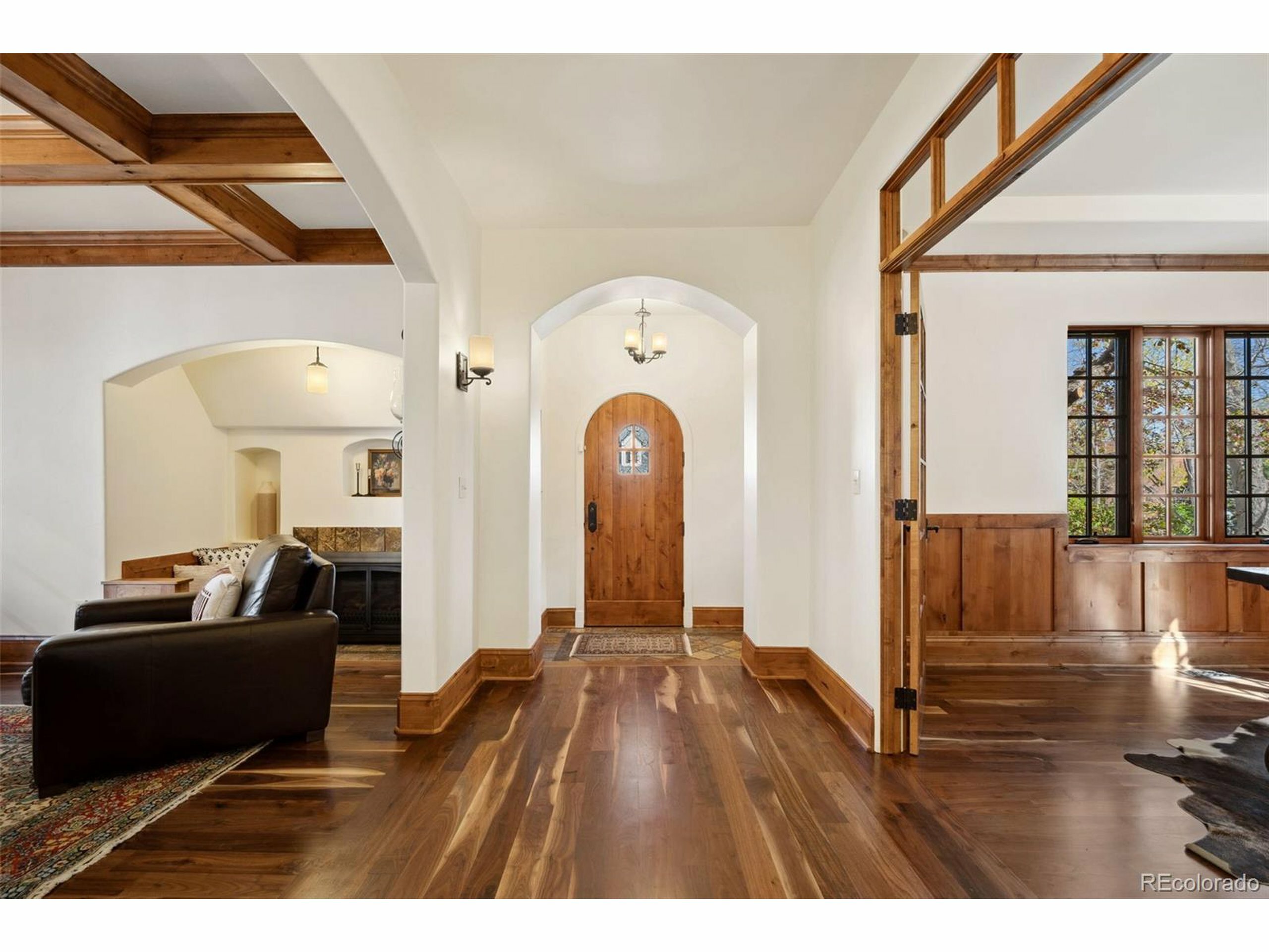 Property Photo: 870 S Medea Way CO 80209