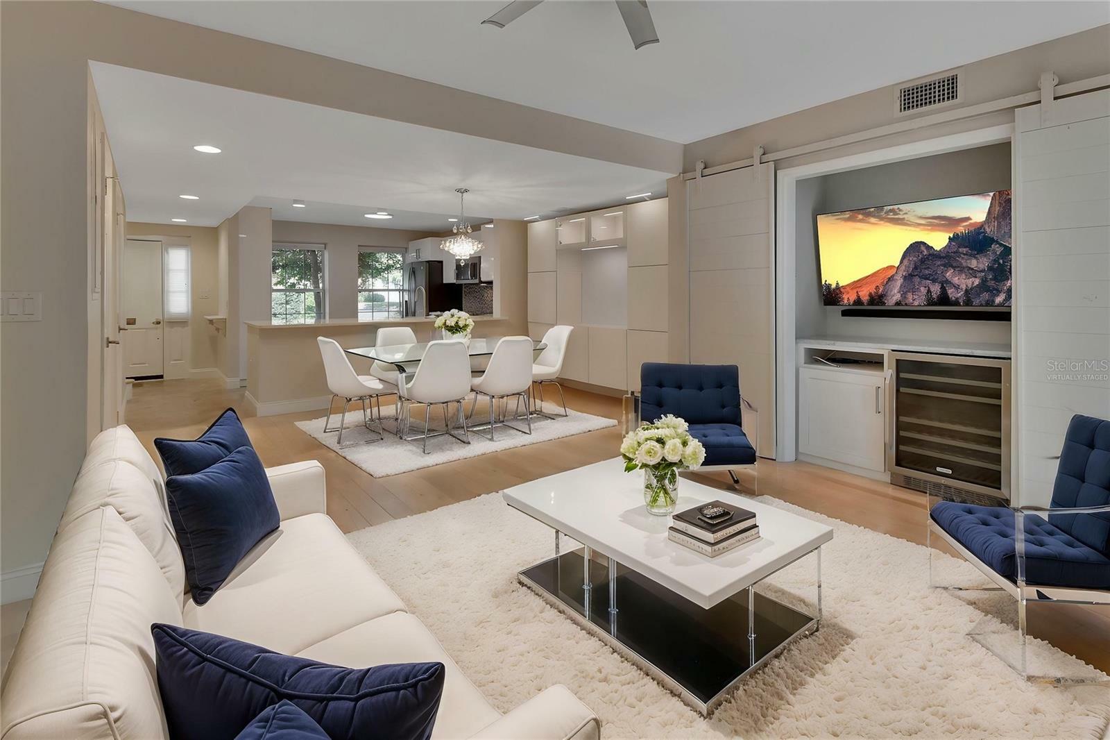 Property Photo: 117 N Garfield Avenue 16 FL 32724