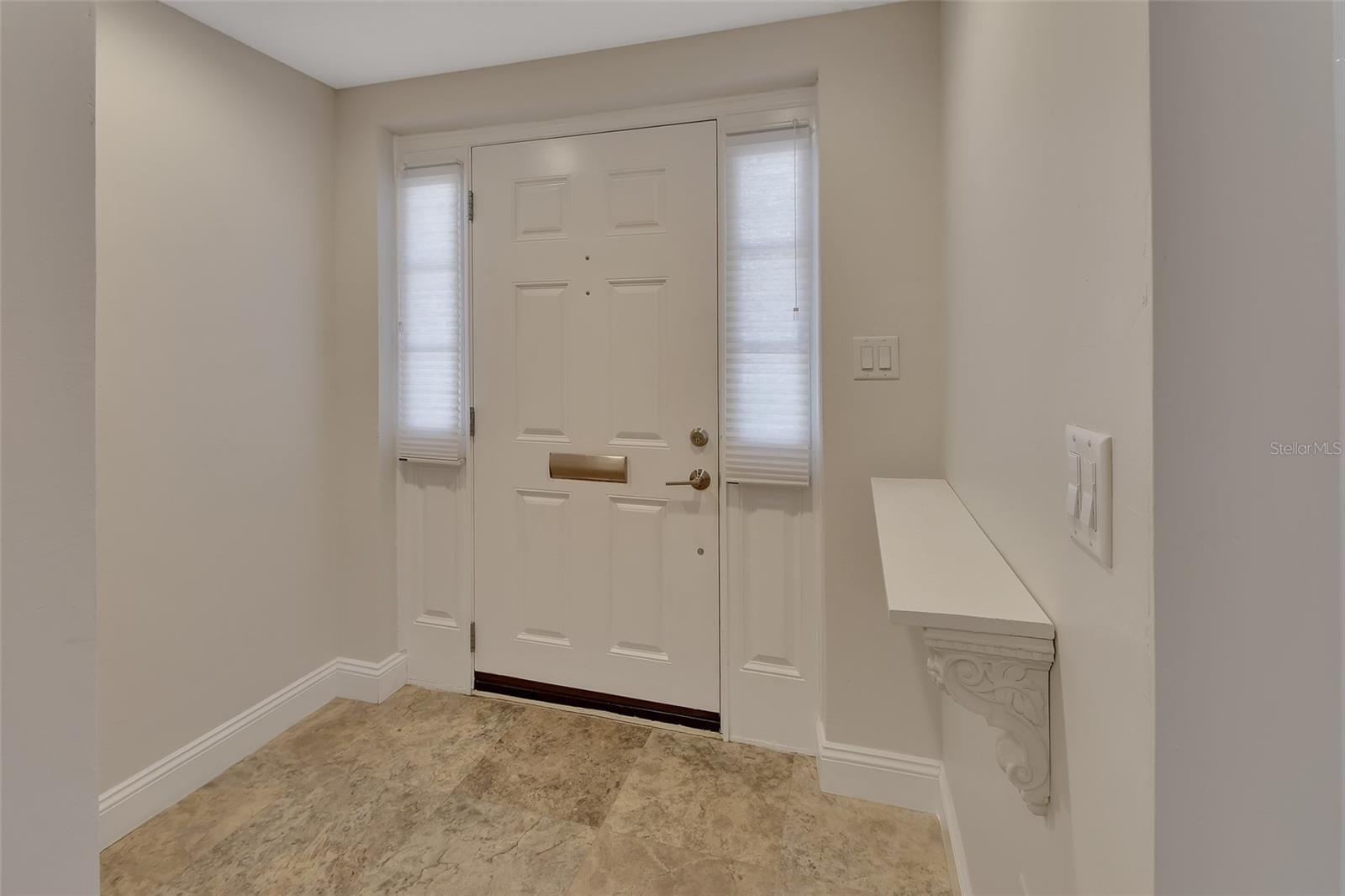 Property Photo: 117 N Garfield Avenue 16 FL 32724