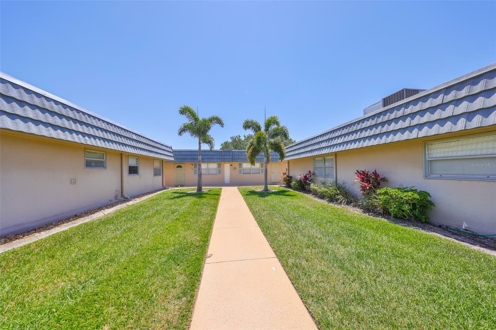Property Photo: 1802 Bedford Terrace 187 FL 33573