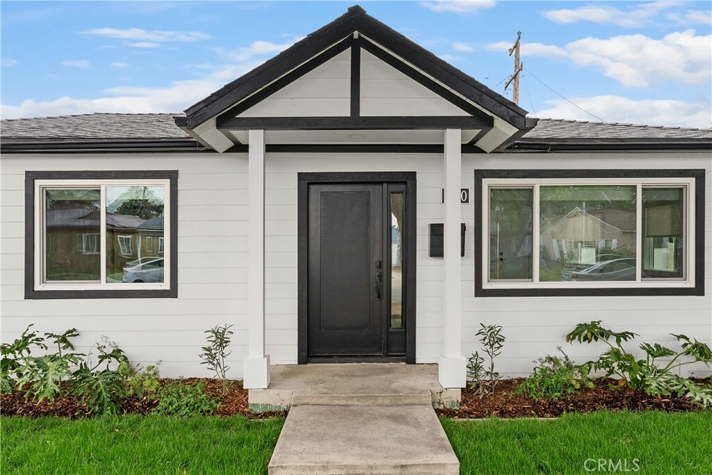 Property Photo:  6130 Myrtle Avenue  CA 90805 