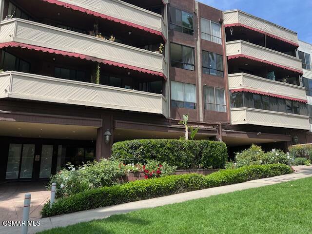 1745 Street 206  Los Angeles CA 90046 photo