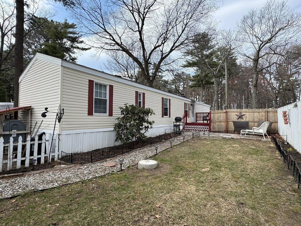 Property Photo: 96 Hawthorne Lane VT 05446