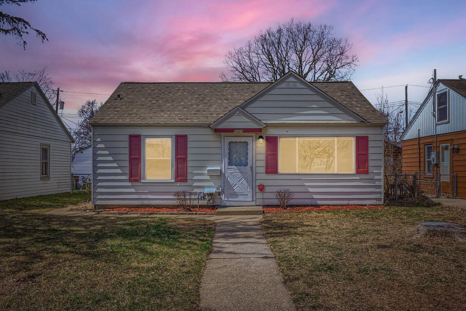 Property Photo: 5033 Dupont Avenue N MN 55430