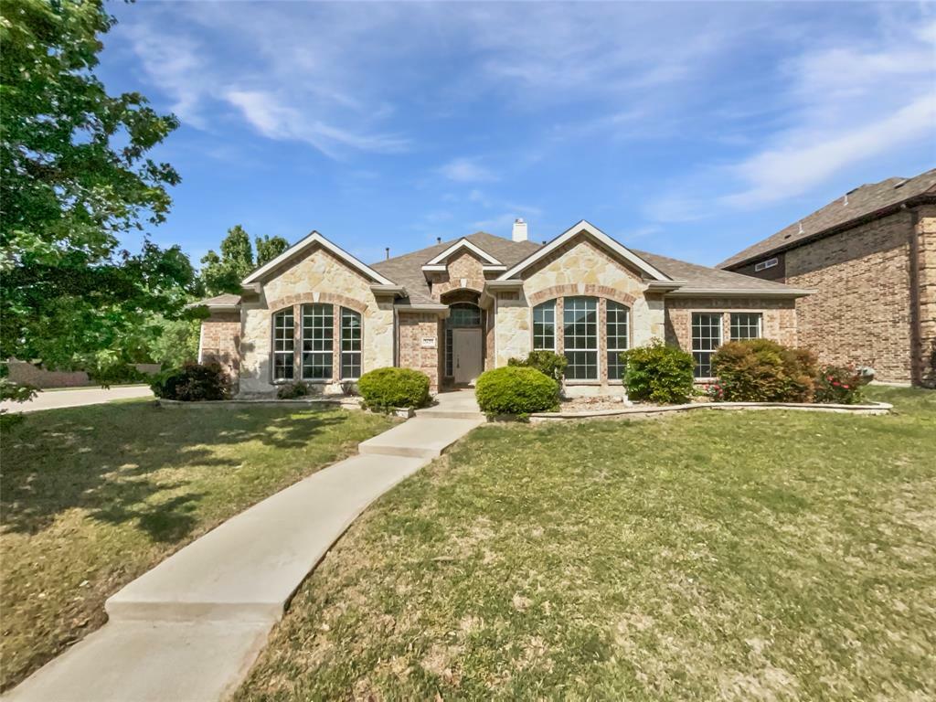 Property Photo: 2625 Old Stables Drive TX 75009