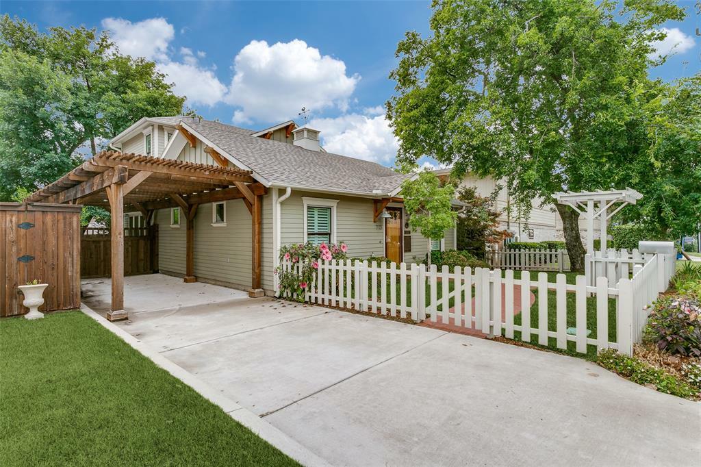 Property Photo:  713 E Texas Street  TX 76051 
