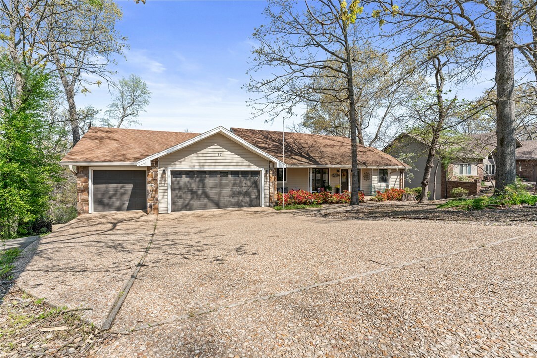 Property Photo: 37 Tiree Drive AR 72715