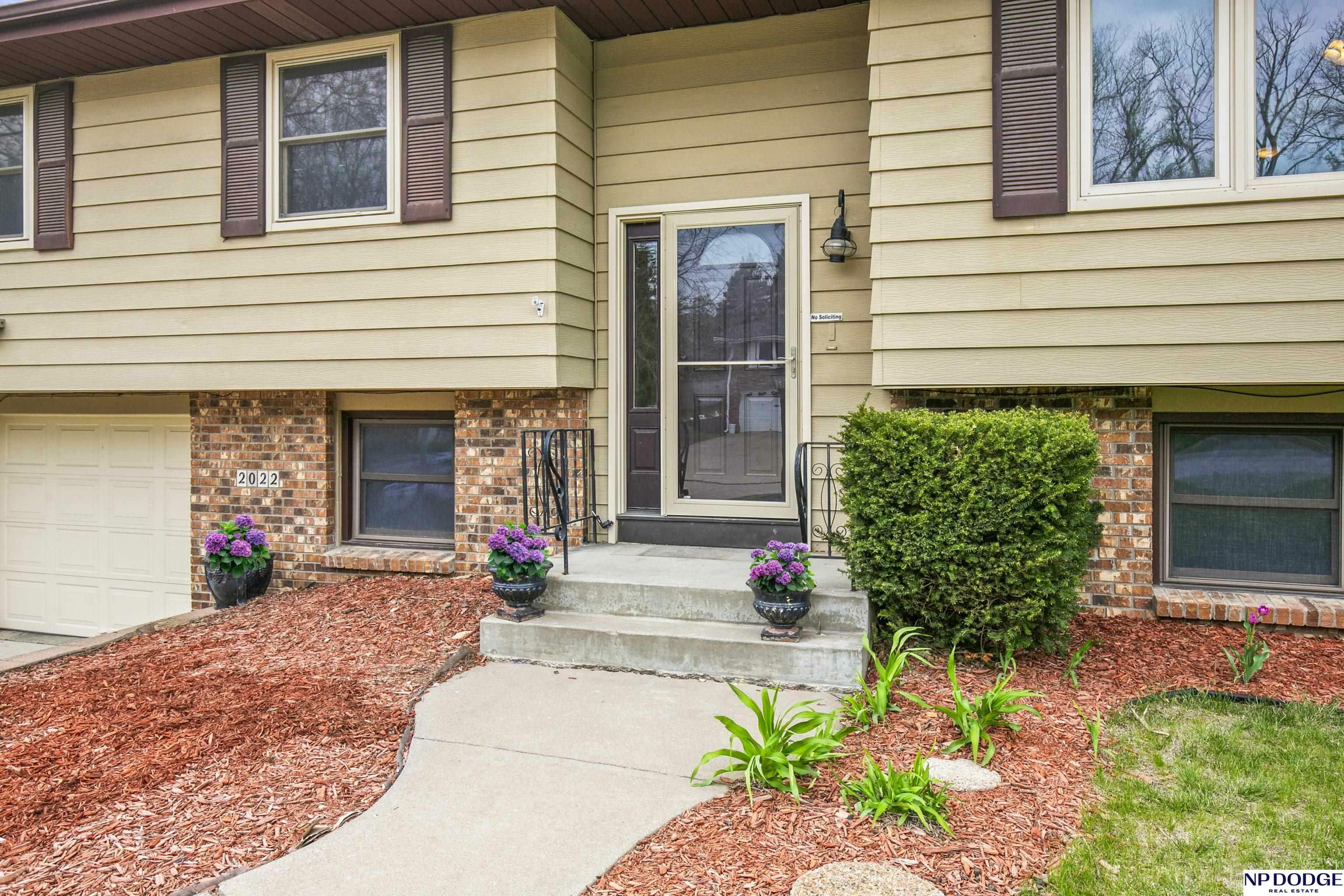 Property Photo: 2022 N 104th Circle NE 68134