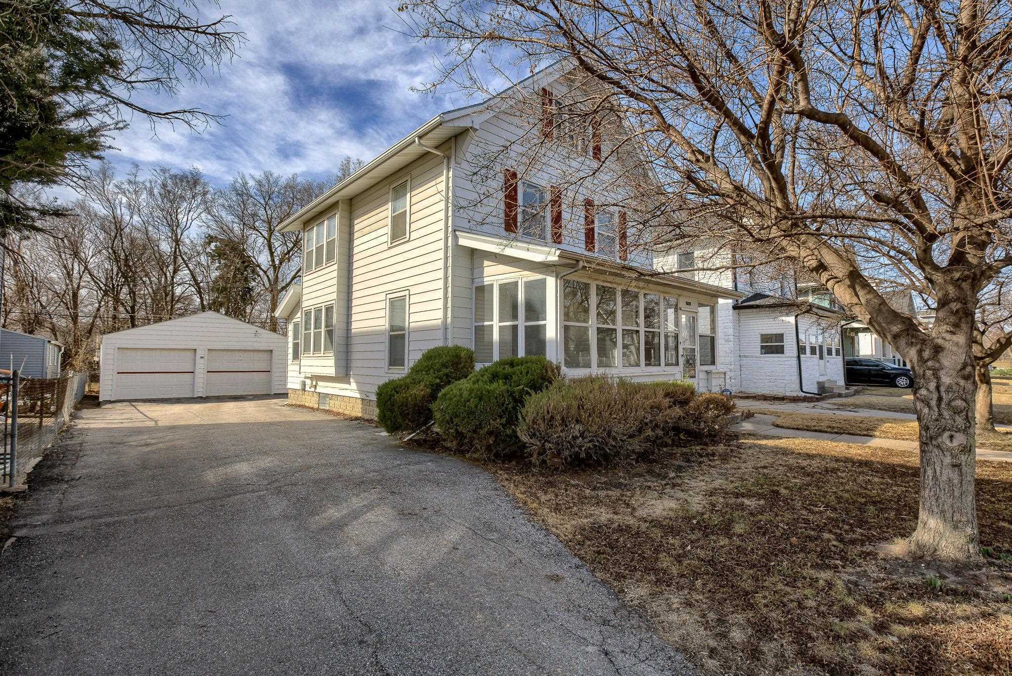 Property Photo: 2563 Evans Street NE 68111