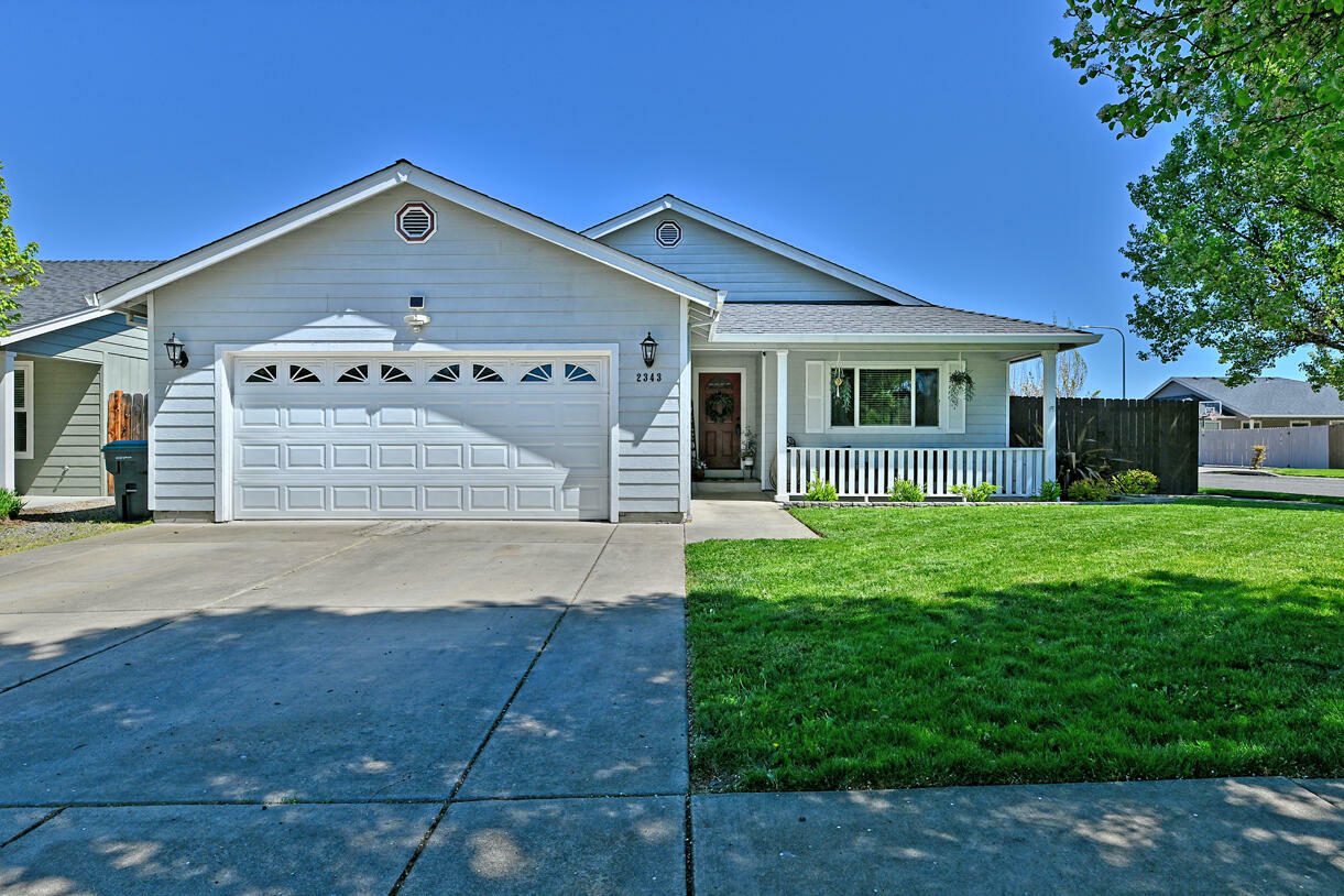 Property Photo: 2343 Lillian Street OR 97501