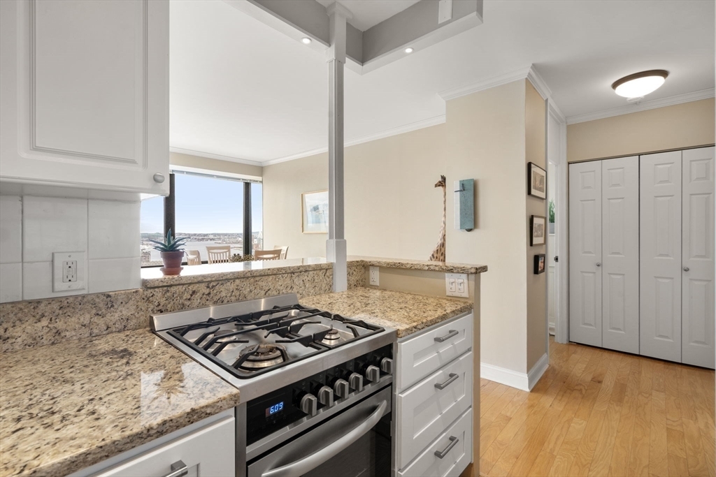 Property Photo:  85 E India Row 25H  MA 02110 